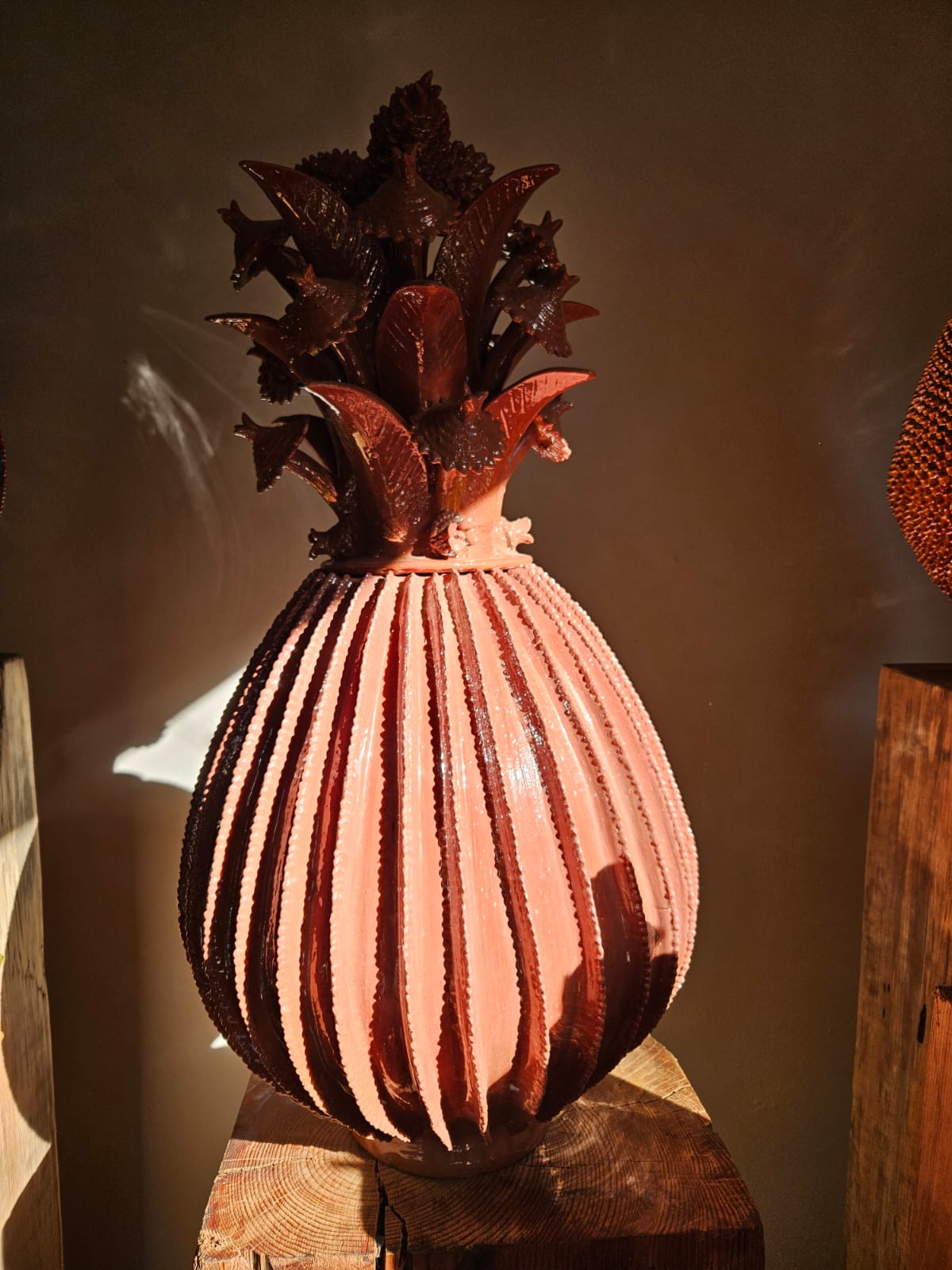 Piña esmaltada rosa quemado, 80 cm